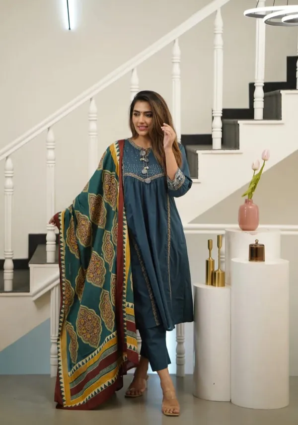 Yellow_And_Blue_Colour_1-Minute_Ready_To_Wear_Georgette_Saree_With_Blouse_Piece