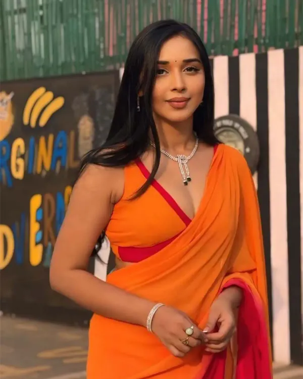 Orange_Shaded_Ready_To_Wear_Saree