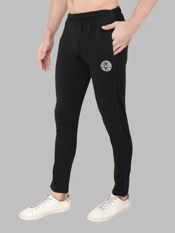 Black_Cotton_Blend_Solid_Track_Pant_For_Men