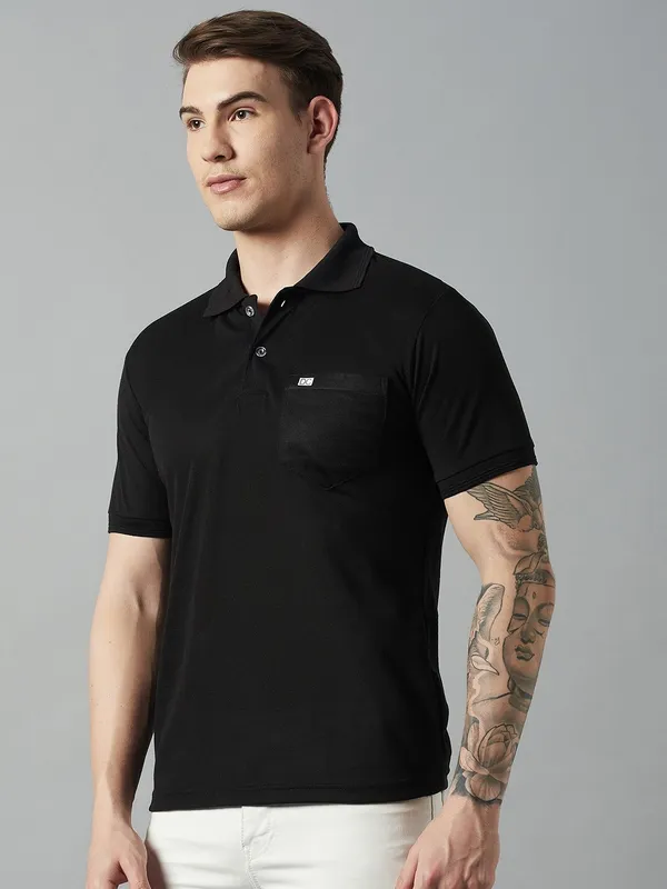 Black_Cotton_Blend_Solid_T-Shirt_For_Men