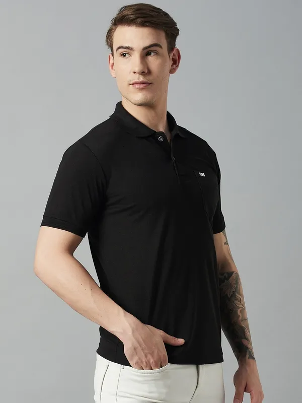 Black_Cotton_Blend_Solid_T-Shirt_For_Men