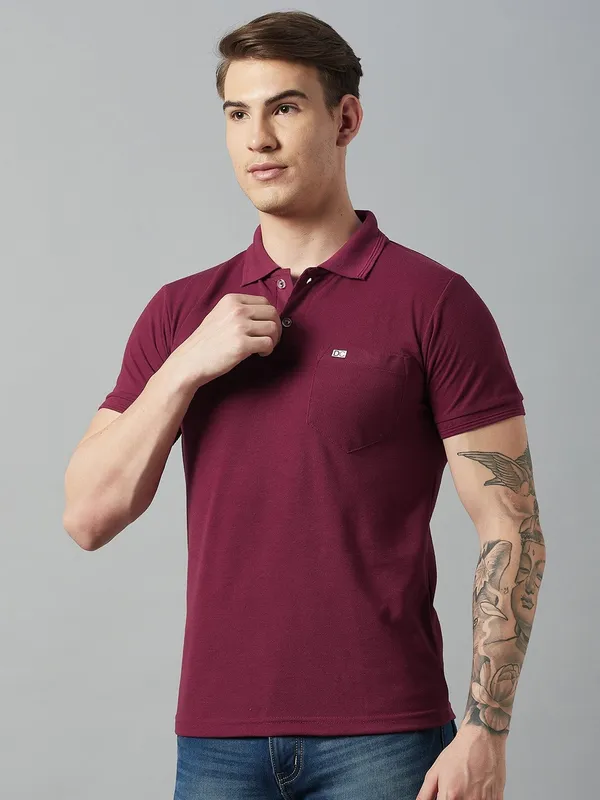 Maroon_Cotton_Blend_Solid_T-Shirt_For_Men