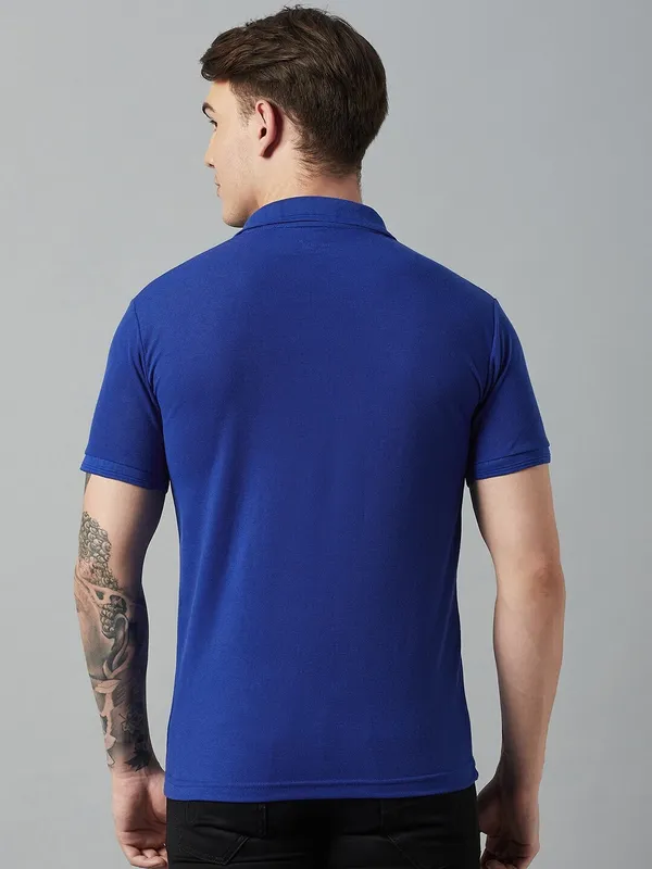 Blue_Cotton_Blend_Solid_T-Shirt_For_Men