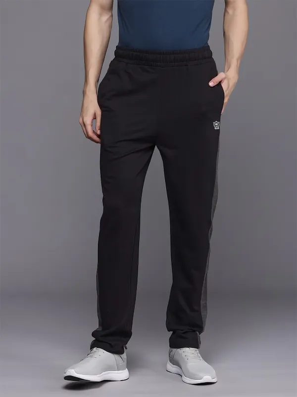 Black_Cotton_Blend_Solid_Track_Pant_For_Men