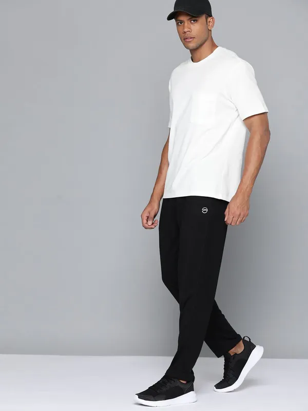 Black_Cotton_Blend_Solid_Track_Pant_For_Men