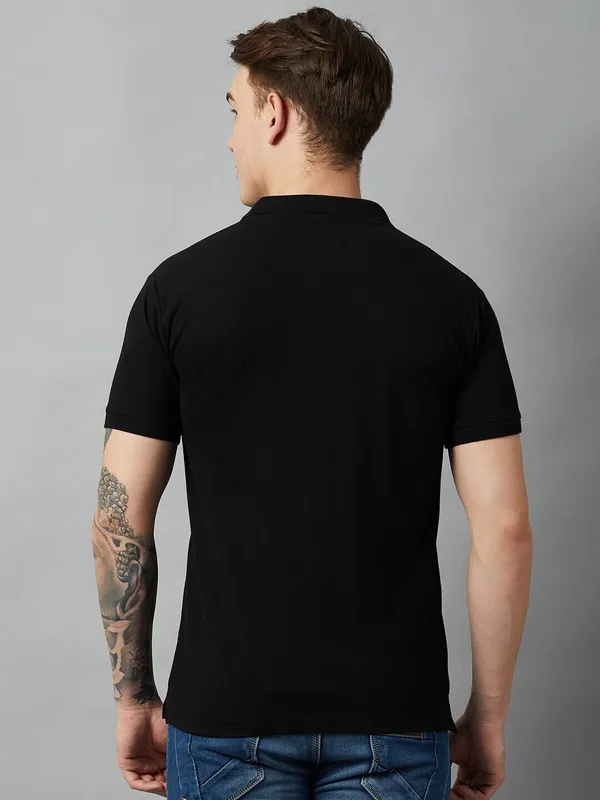 Black_Cotton_Blend_Solid_T-Shirt_For_Men