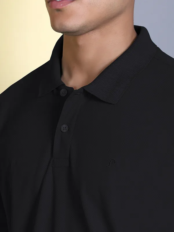 Black_Polyester_Solid_T-Shirt_For_Men