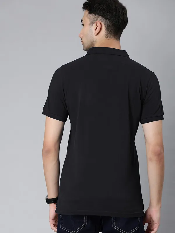 Black_Polyester_Solid_T-Shirt_For_Men