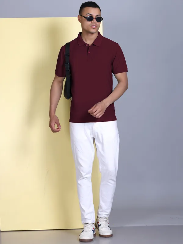 Maroon_Polyester_Solid_T-Shirt_For_Men
