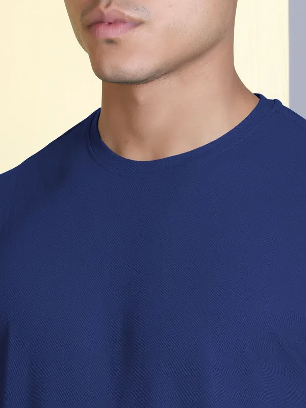 Blue_Polyester_Solid_T-Shirt_For_Men