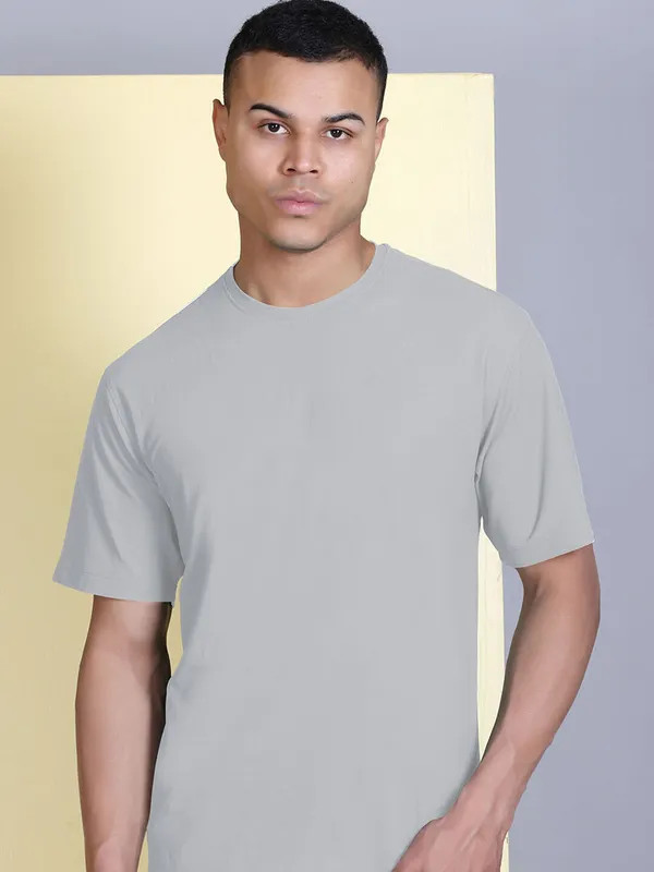 Grey_Polyester_Solid_T-Shirt_For_Men