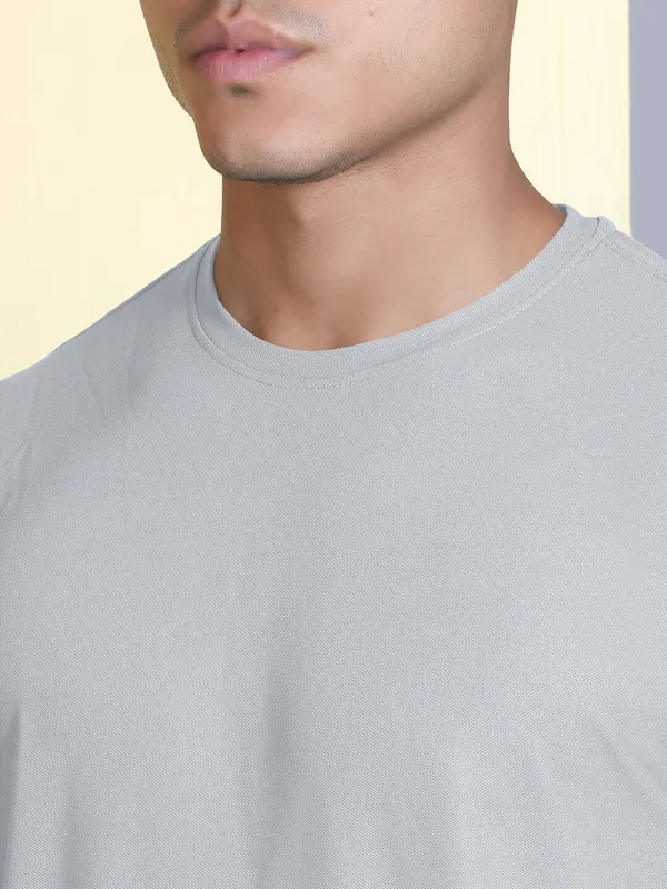 Grey_Polyester_Solid_T-Shirt_For_Men