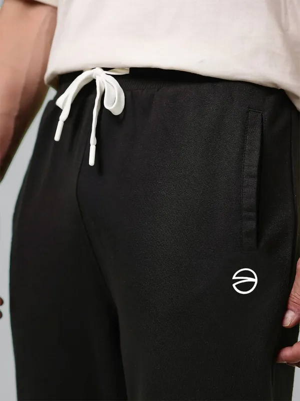 Black_Cotton_Blend_Solid_Track_Pant_For_Men