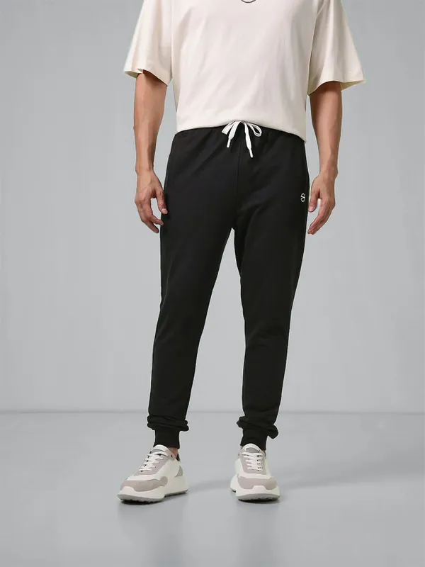 Black_Cotton_Blend_Solid_Track_Pant_For_Men