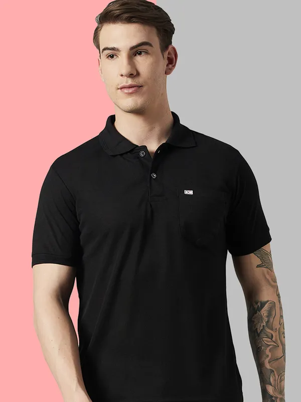 Black_Cotton_Blend_Solid_T-Shirt_For_Men