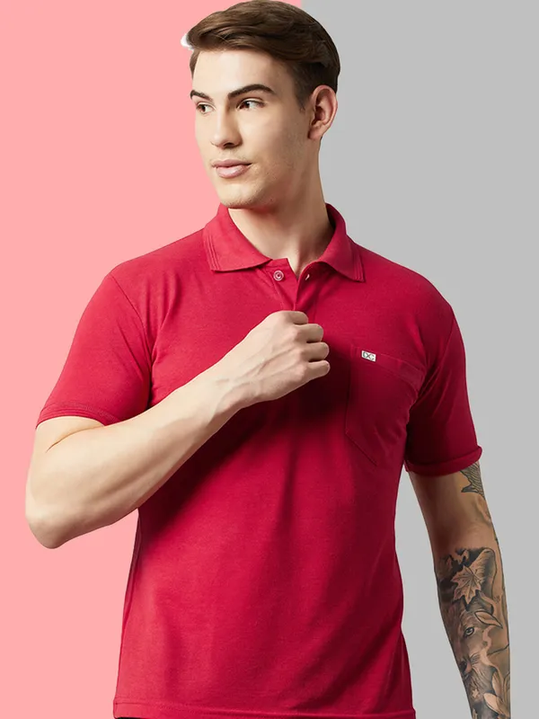 Red_Cotton_Blend_Solid_T-Shirt_For_Men