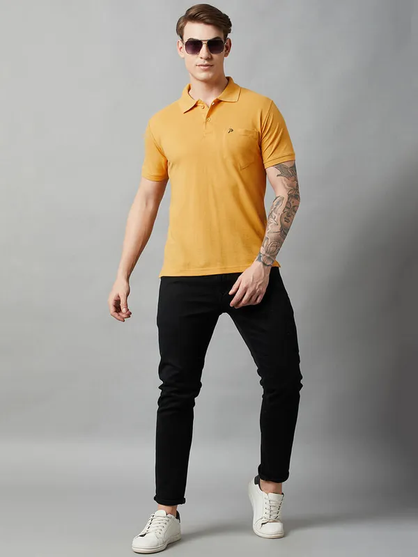 Gold_Cotton_Blend_Solid_T-Shirt_For_Men