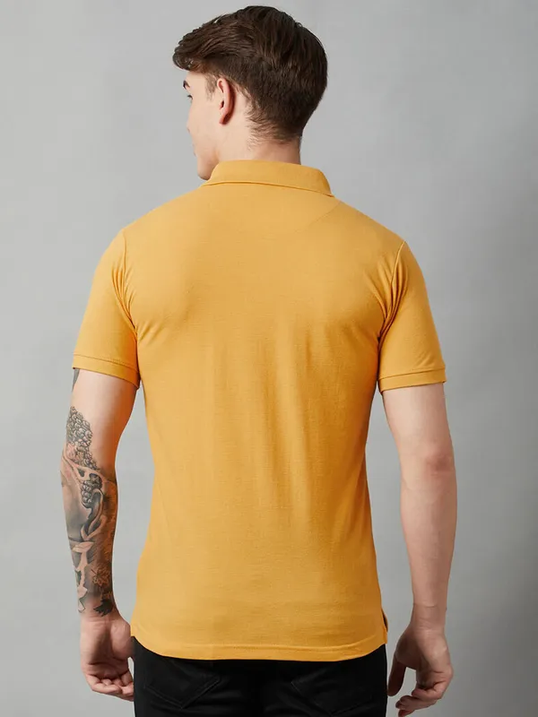 Gold_Cotton_Blend_Solid_T-Shirt_For_Men