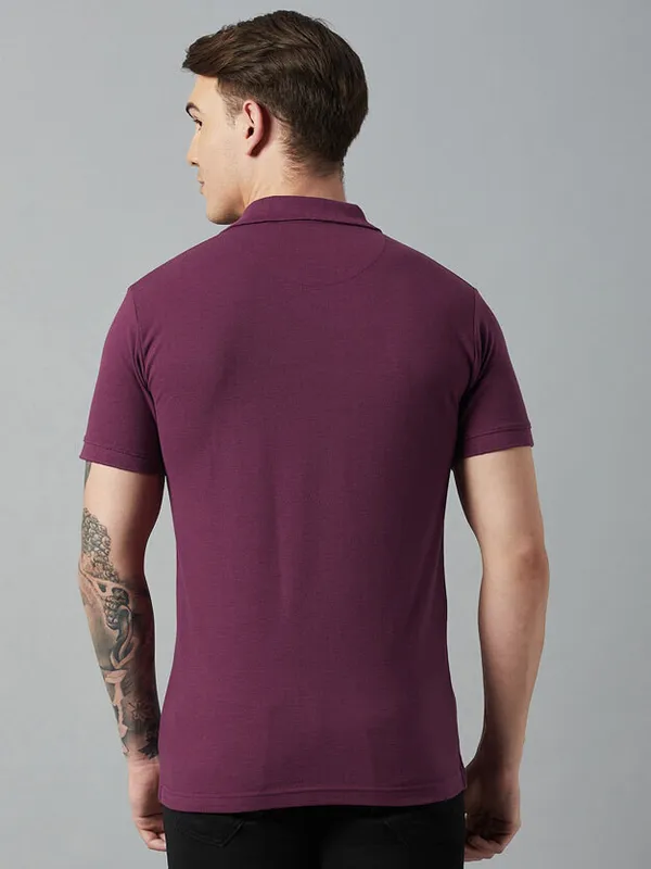 Maroon_Cotton_Blend_Solid_T-Shirt_For_Men
