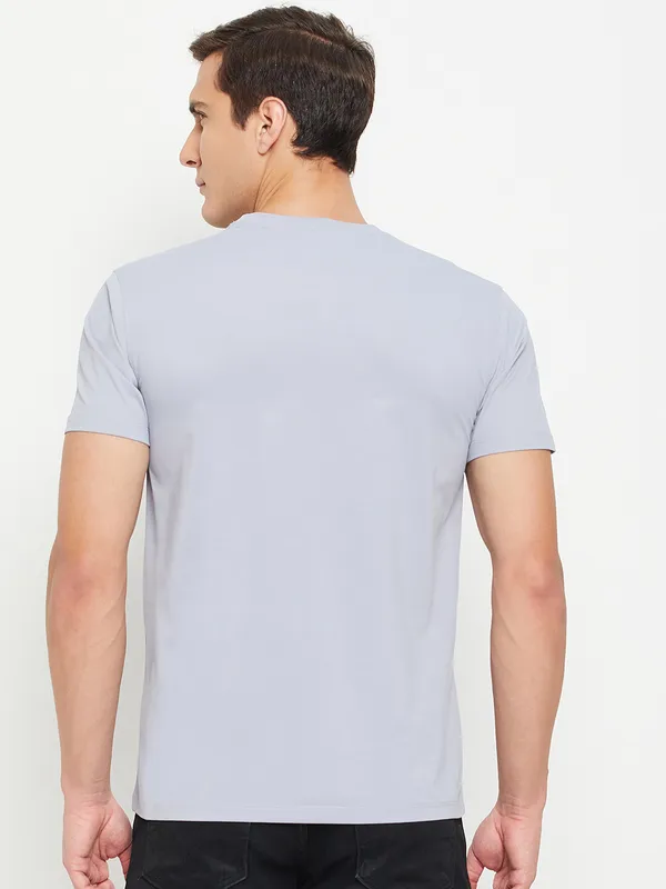 Grey_Cotton_Blend_Solid_T-Shirt_For_Men