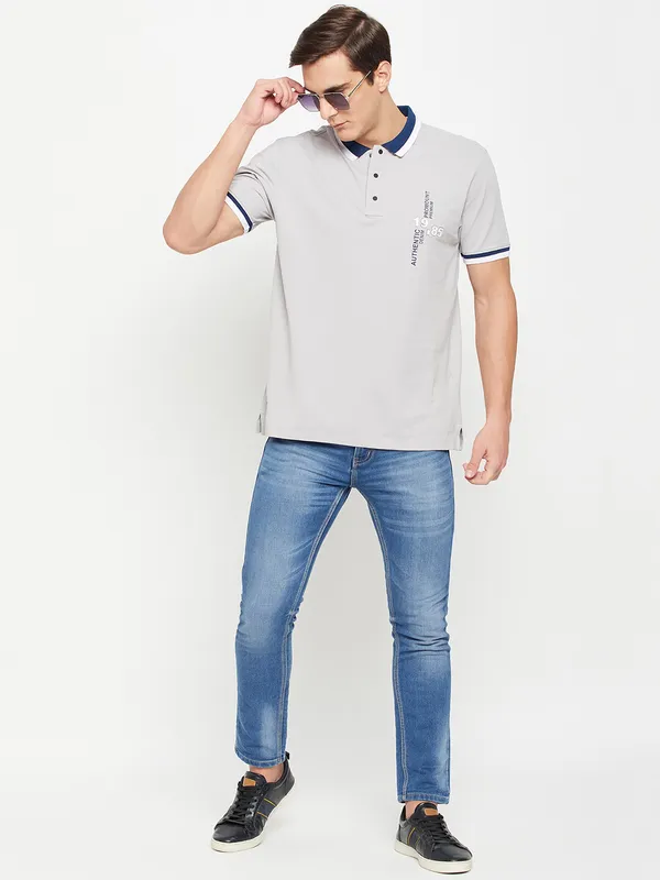 Grey_Cotton_Blend_Solid_T-Shirt_For_Men