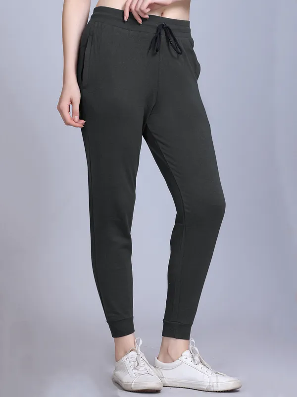 Grey_Cotton_Blend_Solid_Track_Pant_For_Women