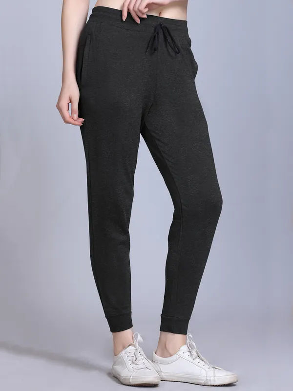 Grey_Cotton_Blend_Solid_Track_Pant_For_Women