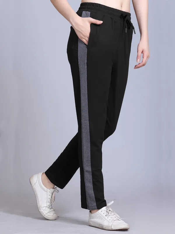 Black_Cotton_Blend_Striped_Track_Pant_For_Women
