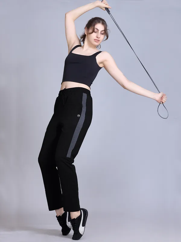 Black_Cotton_Blend_Solid_Track_Pant_For_Women