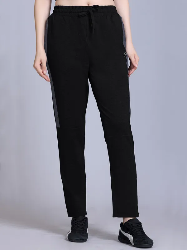 Black_Cotton_Blend_Solid_Track_Pant_For_Women
