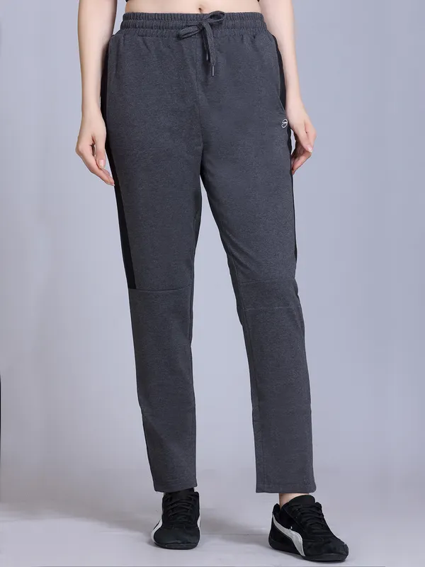 Grey_Cotton_Blend_Solid_Track_Pant_For_Women