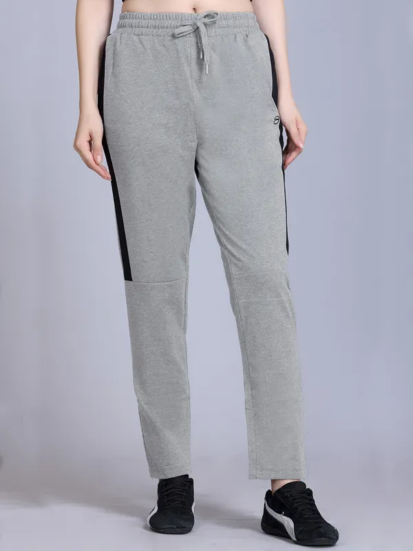 Light_Grey_Cotton_Blend_Solid_Track_Pant_For_Women