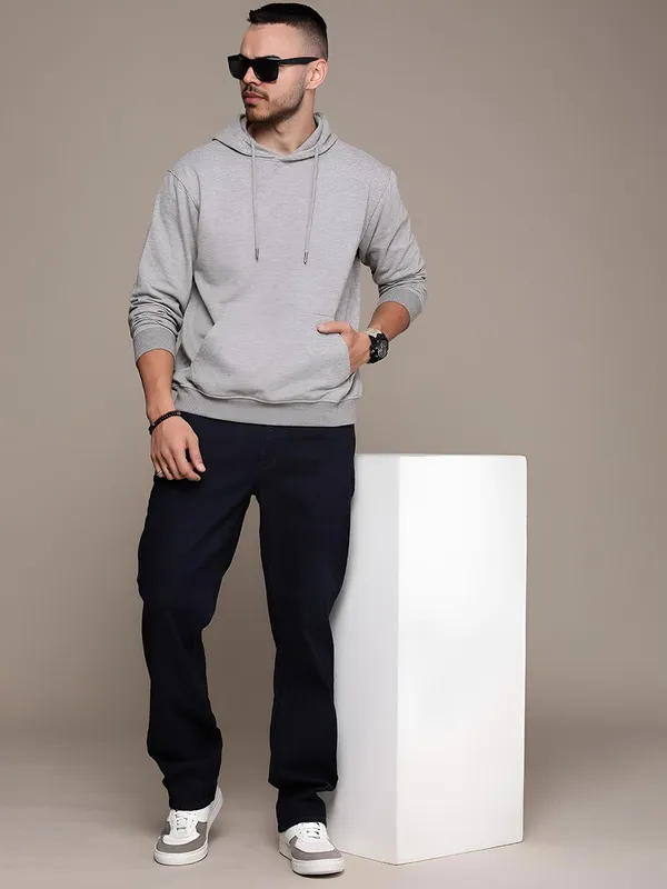 Grey_Fleece_Solid_Full_Sleeve_Hooded_Neck_Sweatshirt_For_Men