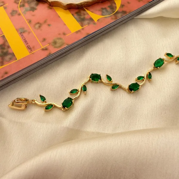 Tulip_Vine_in_Emerald_18K_Gold_Plated_Links_Bracelet