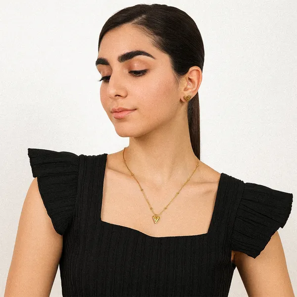 Heart_Necklace_Set_with_Stud_Earrings