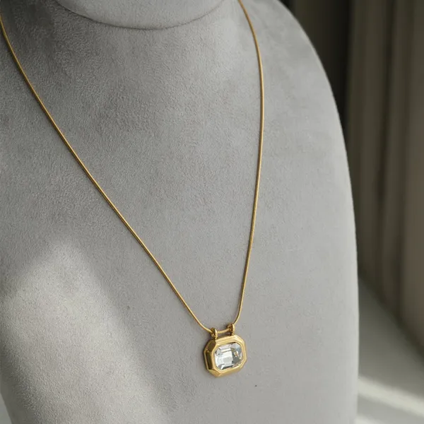 18K_Gold_Plated_Hexagonal_Pendant_Necklace__For_Women