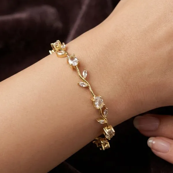 Tulip_Vine_in_Crystal_18K_Gold_Plated_Links_Bracelet