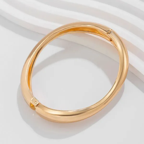 18K_Gold_Plated_Subtle_Wave_Bangle