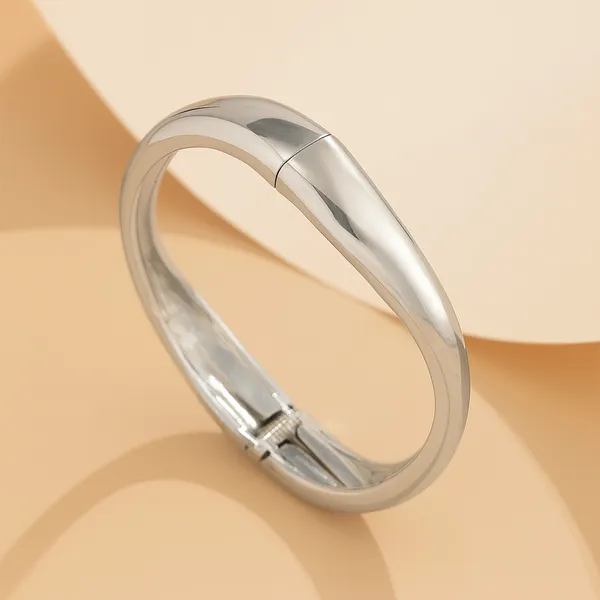 18K_Gold_Plated_Subtle_Wave_Bangle__For_Women