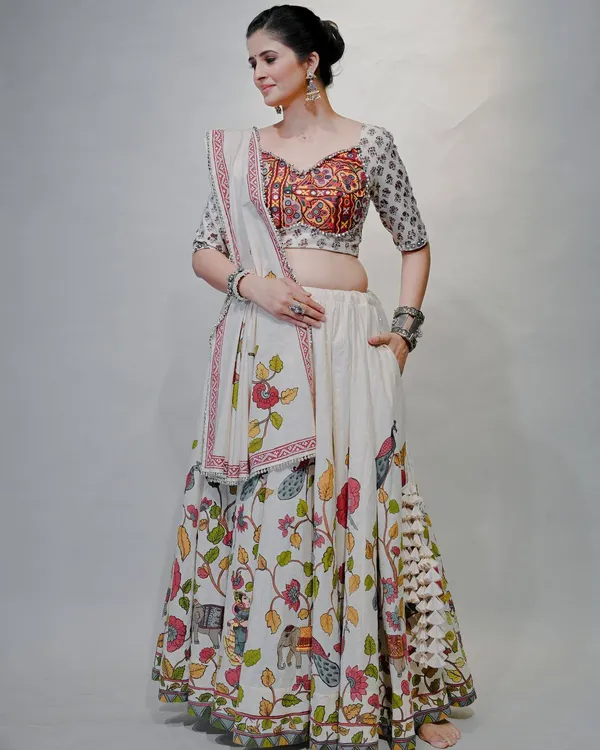 White_Digital_Patola_Print_Traditional_Lehenga_Choli_For_Women