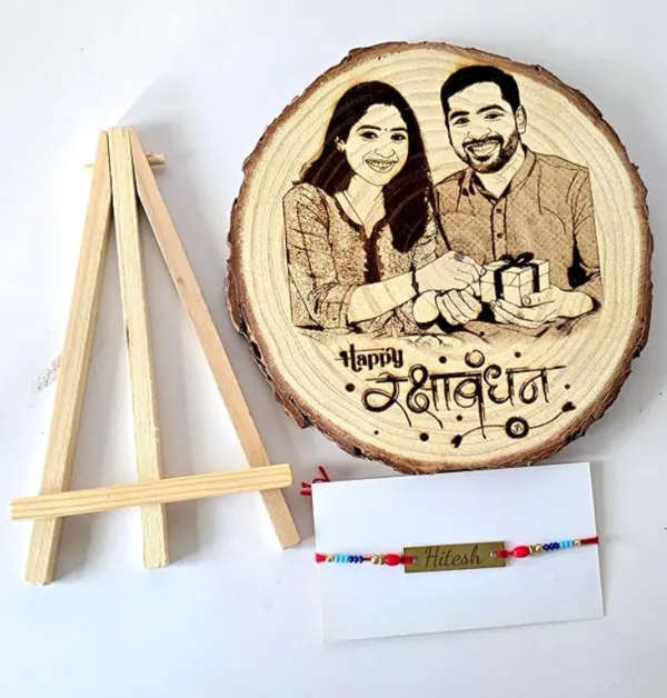 Customizable_Engraved_On_Wood_Photo_Frame_–_Round_Shape