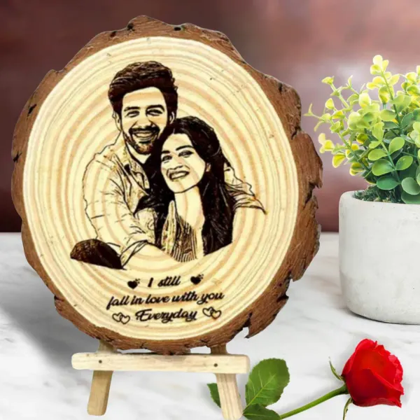 Customizable_Engraved_On_Wood_Photo_Frame_–_Round_Shape