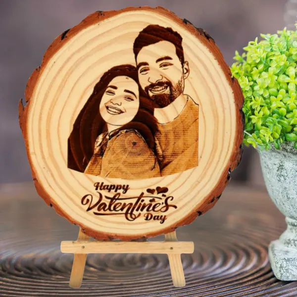 Customizable_Engraved_On_Wood_Photo_Frame_–_Round_Shape