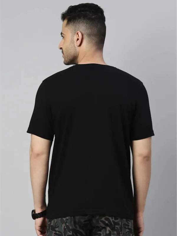 Black_Cotton_Explore_The_Great_Outdoor_T_Shirt_For_Adults