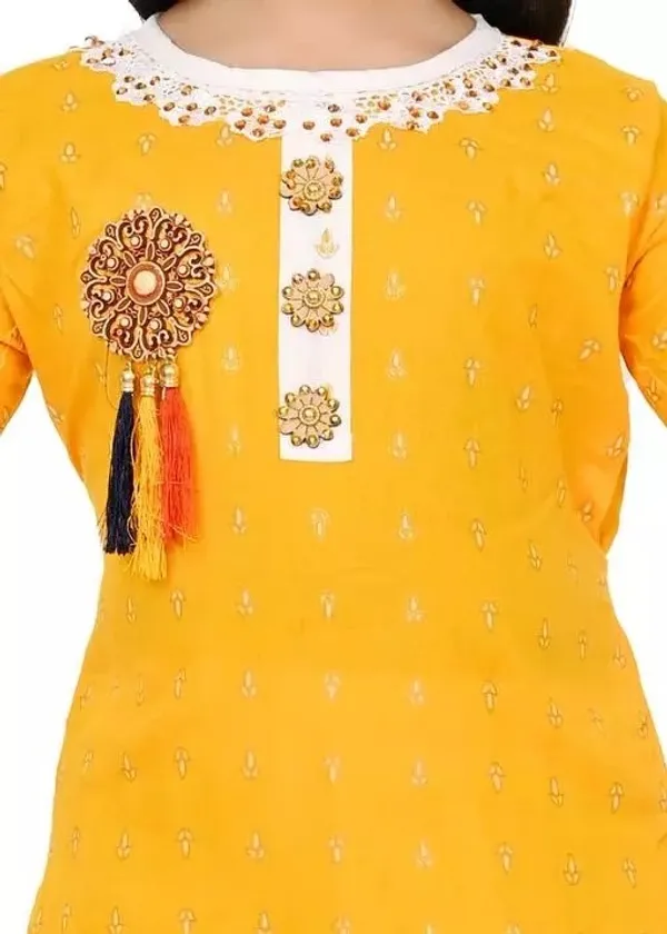 Yellow_Rayon_Cotton_Makkhi_Print_Three-Quarter_Sleeves_Churidar_Set_For_Girls