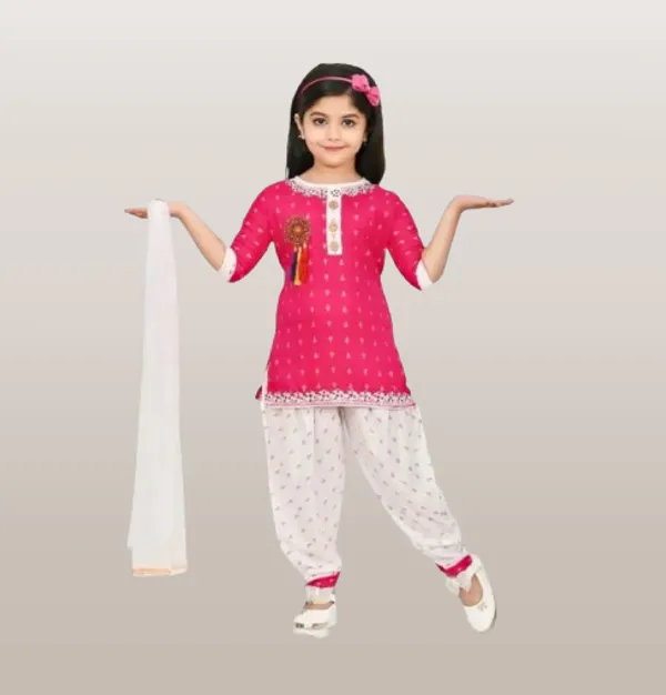 Pink_Rayon_Cotton_Makkhi_Print_Three-Quarter_Sleeves_Churidar_Set_For_Girls