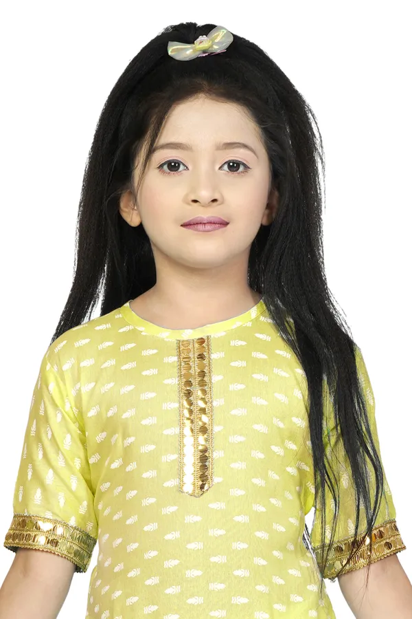 Yellow_golden_lace_churidar