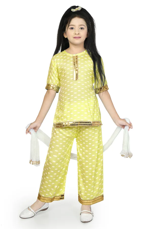 Yellow_golden_lace_churidar