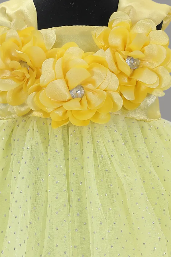 Yellow_Stylish_Sleeveless_Net_Frock_For_Girls