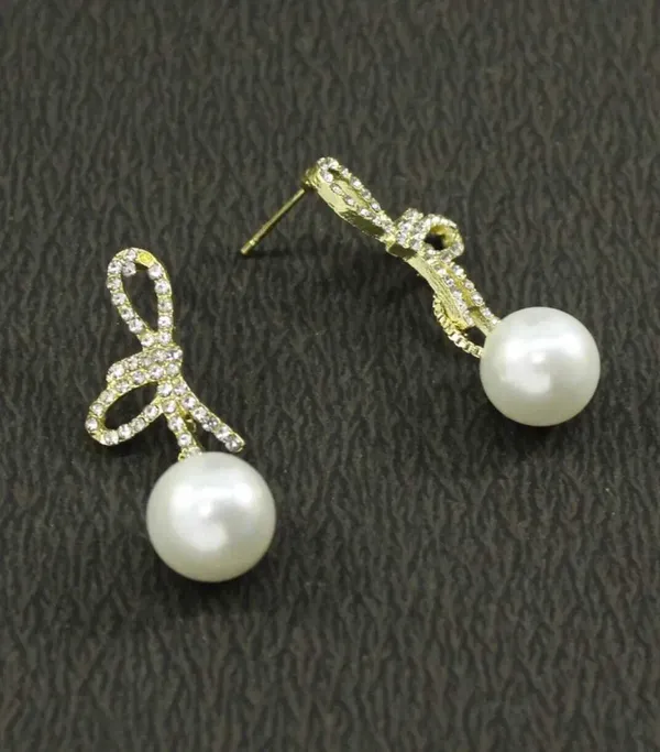Gold&White_Alloy_Gold_Drops_&_Danglers_For_Women